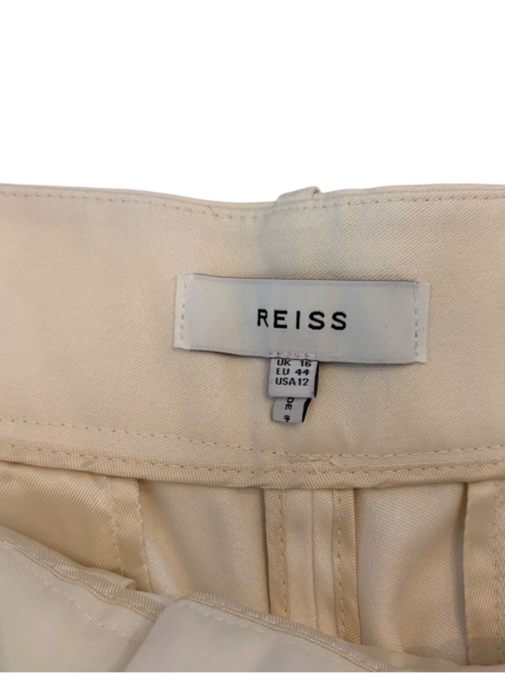 Reiss Ember tailored shorts in cream size 12 - Picture 6 of 7